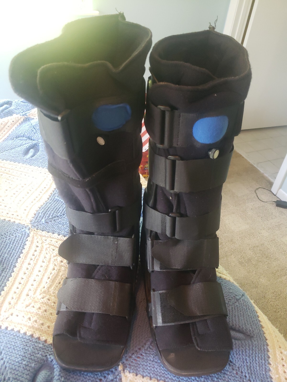 2X Ossur Tall Pneumatic Air Medical Cam Walker Boot, tall, High Top, Medium USED