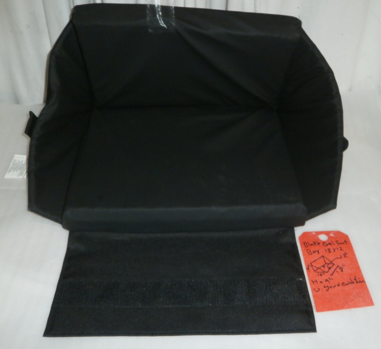 BLAKE GEL FOOT REST BOX 18X12 ” VERY GOOD CONDITION