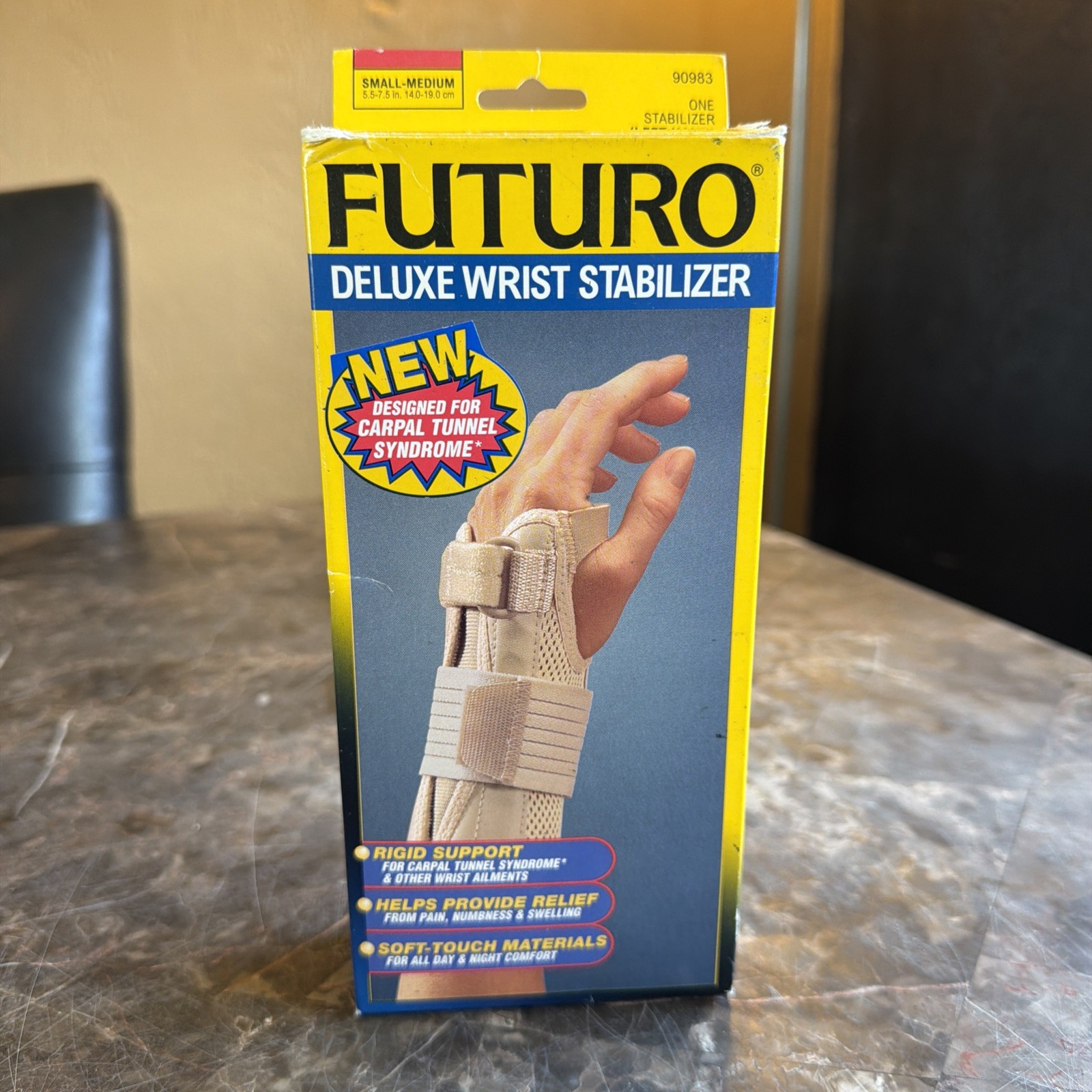 FUTURO Deluxe Wrist Stabilizer LEFT HAND Small – Medium 90983