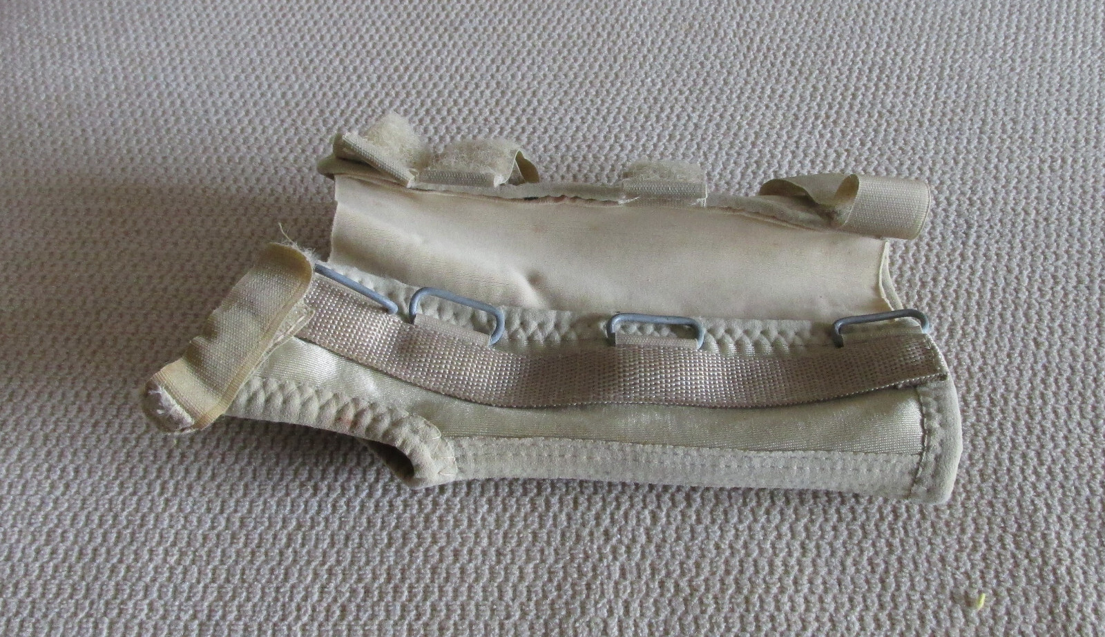 Wristband: Medical, Beige, 7 inches x 4 inches