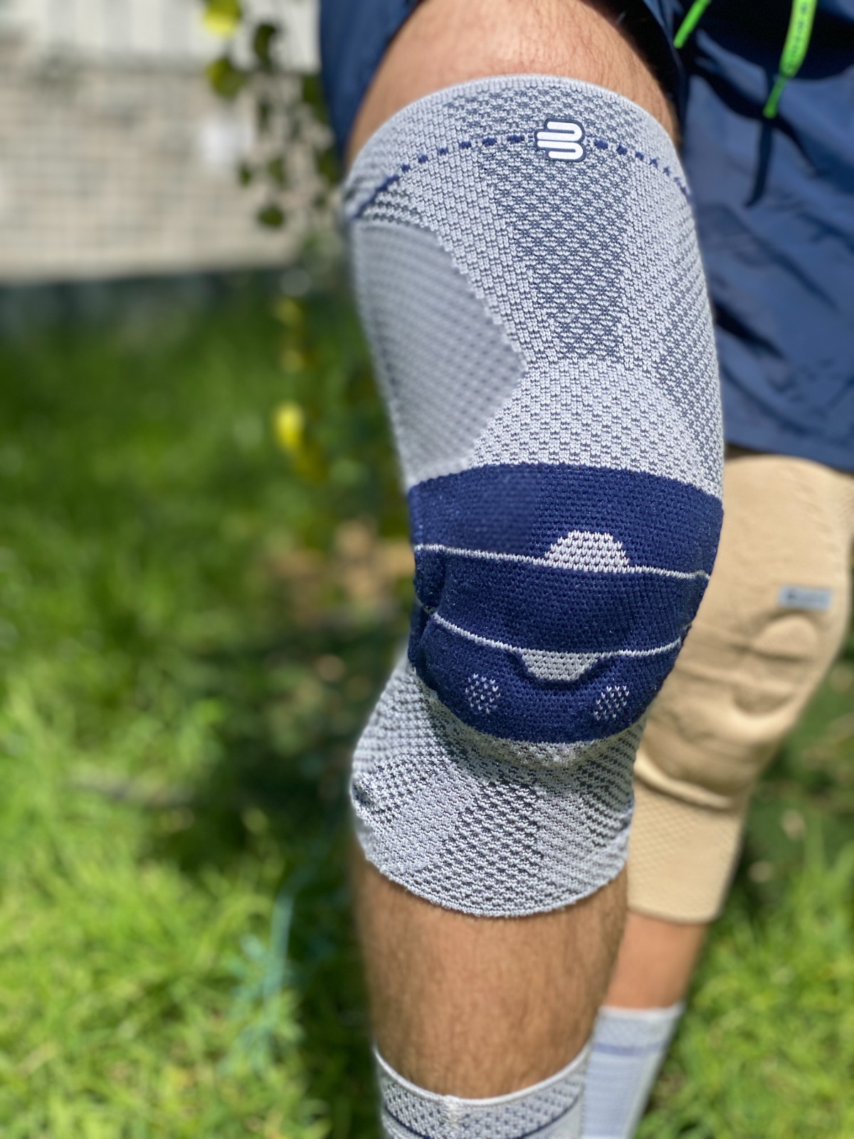 Bauerfeind GenuTrain Size 4 Knee Joint Brace Patella Support Sleeve ACL Menisc