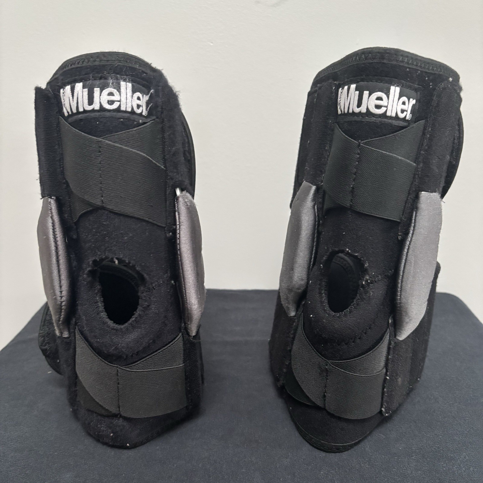 MUELLER Adjustable Hinged Knee Brace w Metal Support Size Large/XL Pain Relief