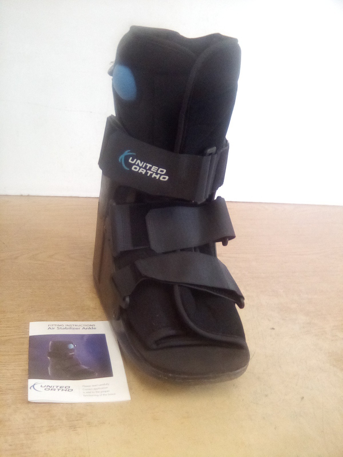 United Ortho Air Stabilizer Ankle Fracture Boot Medium, Black