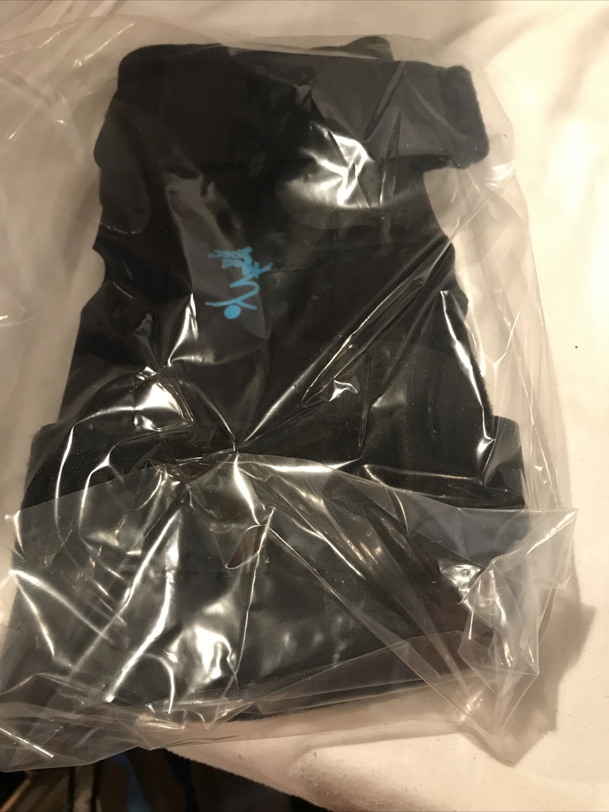 New Med Spec Gripper small Hinged Knee Brace Black Small 12″ with 3/16″ Neoprene
