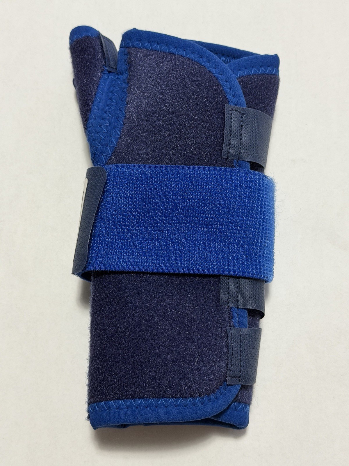 MASSIVE lot of Right thumb Brace Adjustable Support w/ 4 extra sleeves
