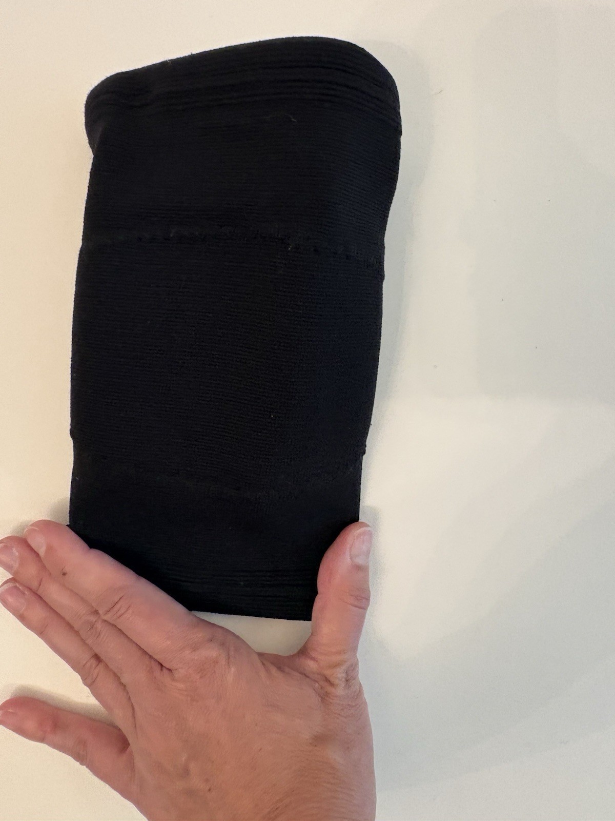 Ace Brand Knee Compression / Support Sleeve – Adult Size Small – Good Condition