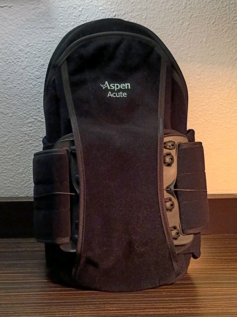 Aspen Acute Back Brace – Adjustable – One Size – Black “NICE CONDITION”.