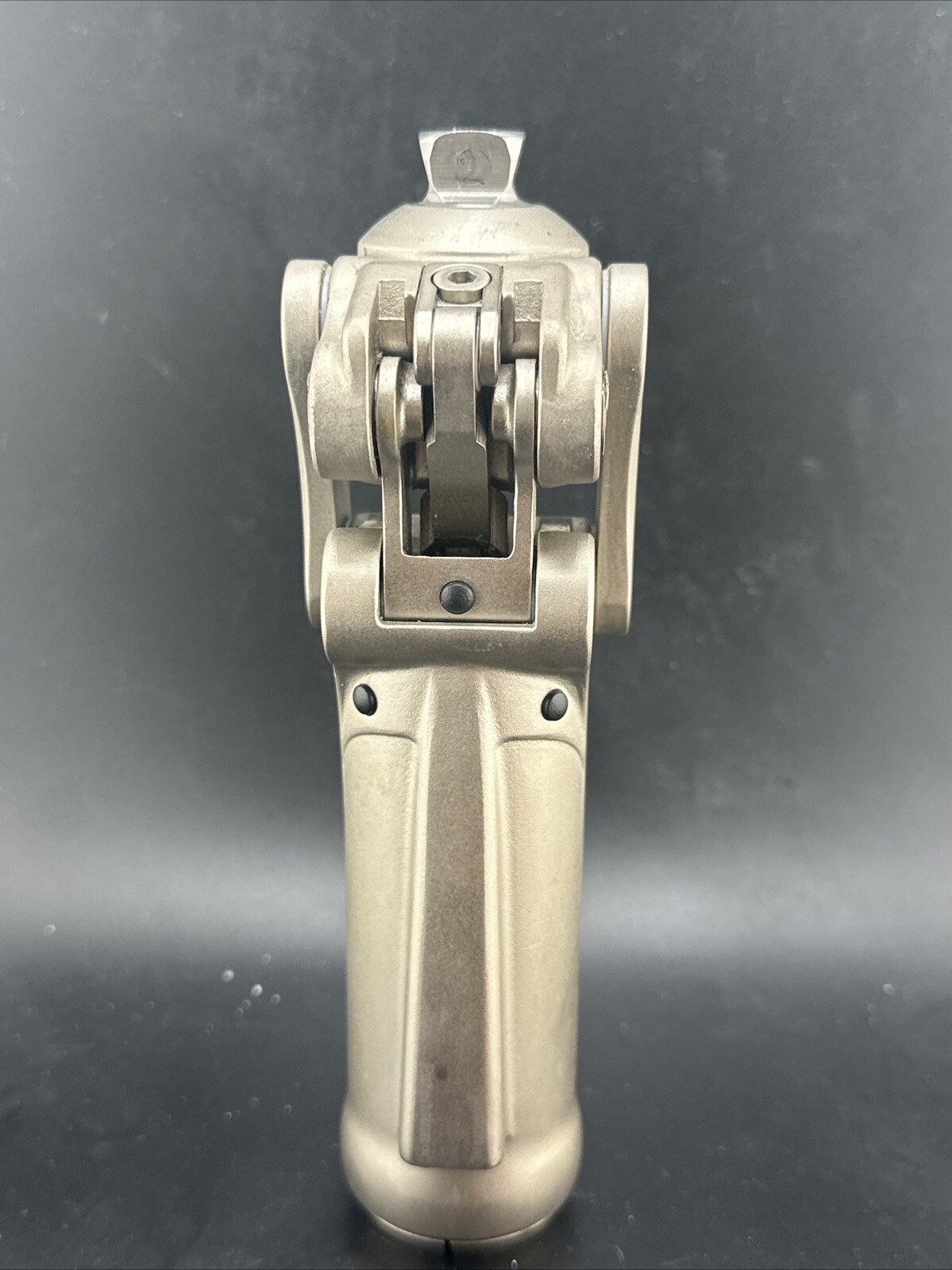 Medi Ossur OP2 Polycentric Pneumatic Prosthetic Knee.