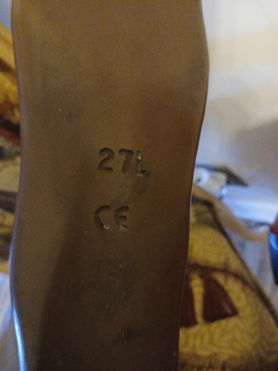prosthetic leg above knee