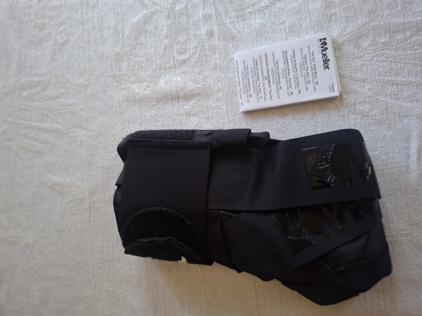 Mueller Sports Care Ankel Brace Size Small
