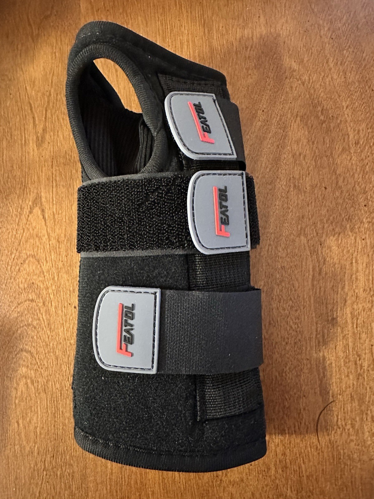 FEATOL Left Wrist Brace For Carpal tunnel, Arthritis, Tendonitis – Medium/Large