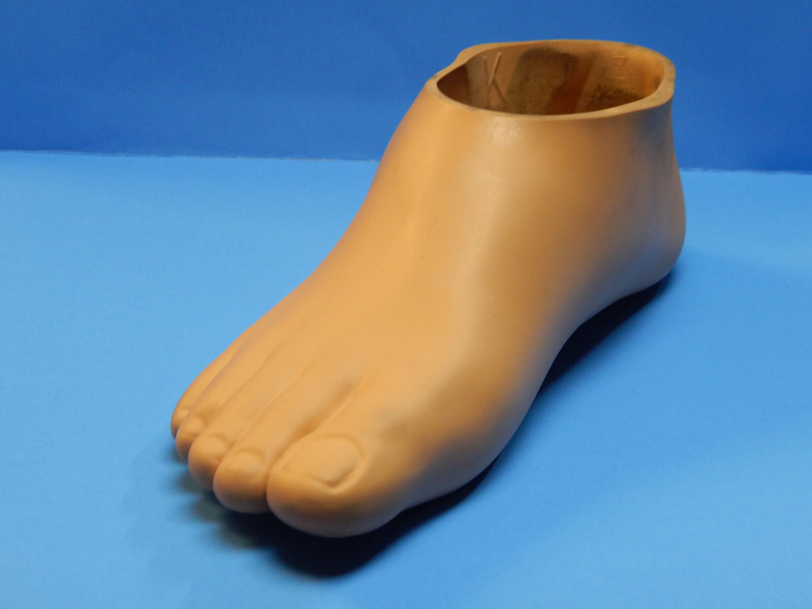 Freedom Innovations Prosthetic Foot Shell Size 27 RIGHT