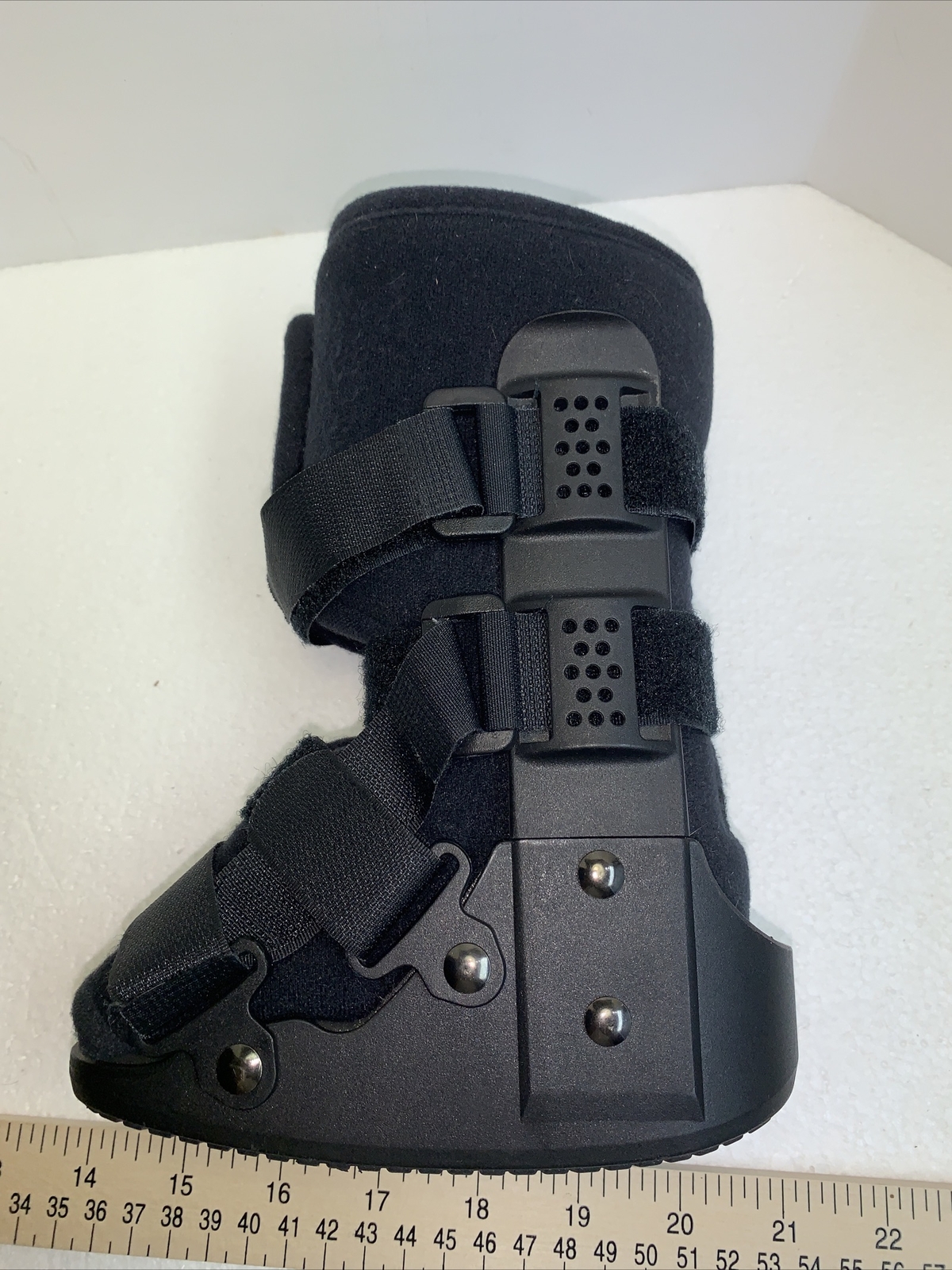 BLACK KIDS SIZE SMALL FOOT BRACE PLEASE SEE PICS FOR MEASUREMENTS