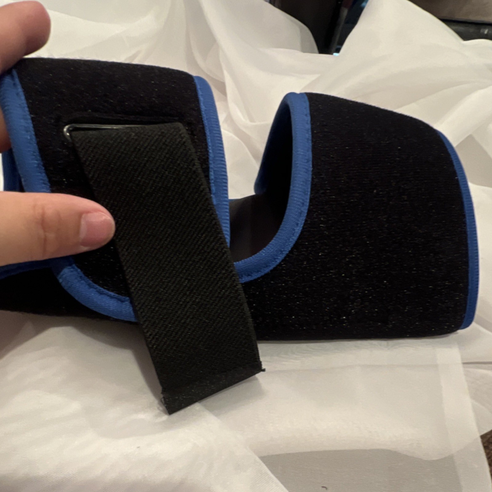Adjustable Support Brace Wrist Wrap Strap, One Size, Black/Blue Unisex Adult