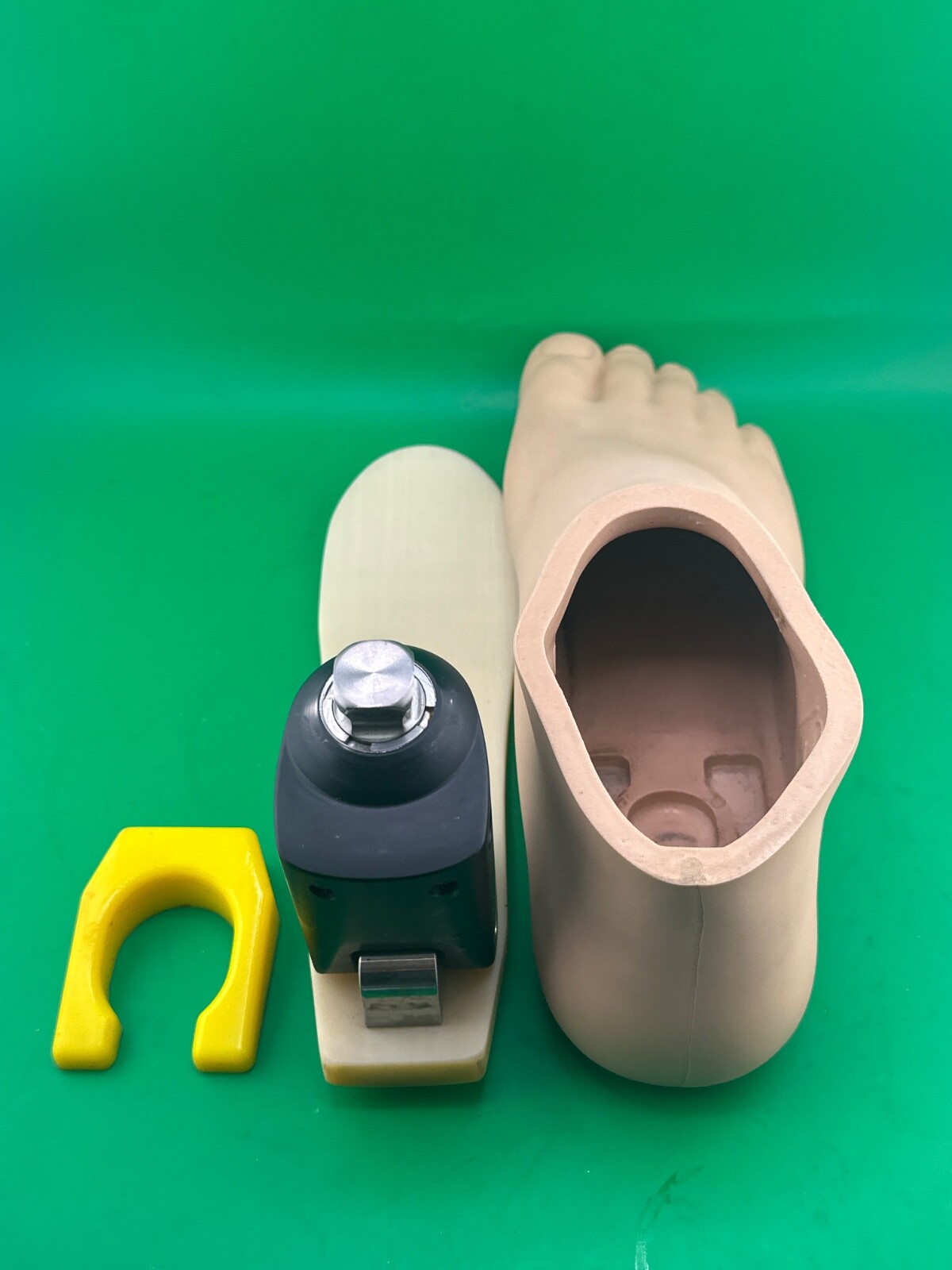 kintrol hydraulic ankle prosthetic foot Size 28 Category 3, Right shell