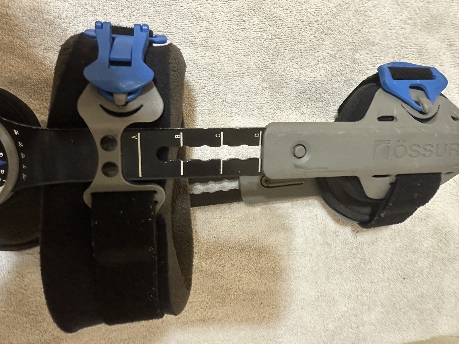 OSSUR Rebound Post Op Knee Universal Cool Brace B-8381480 good clean condition