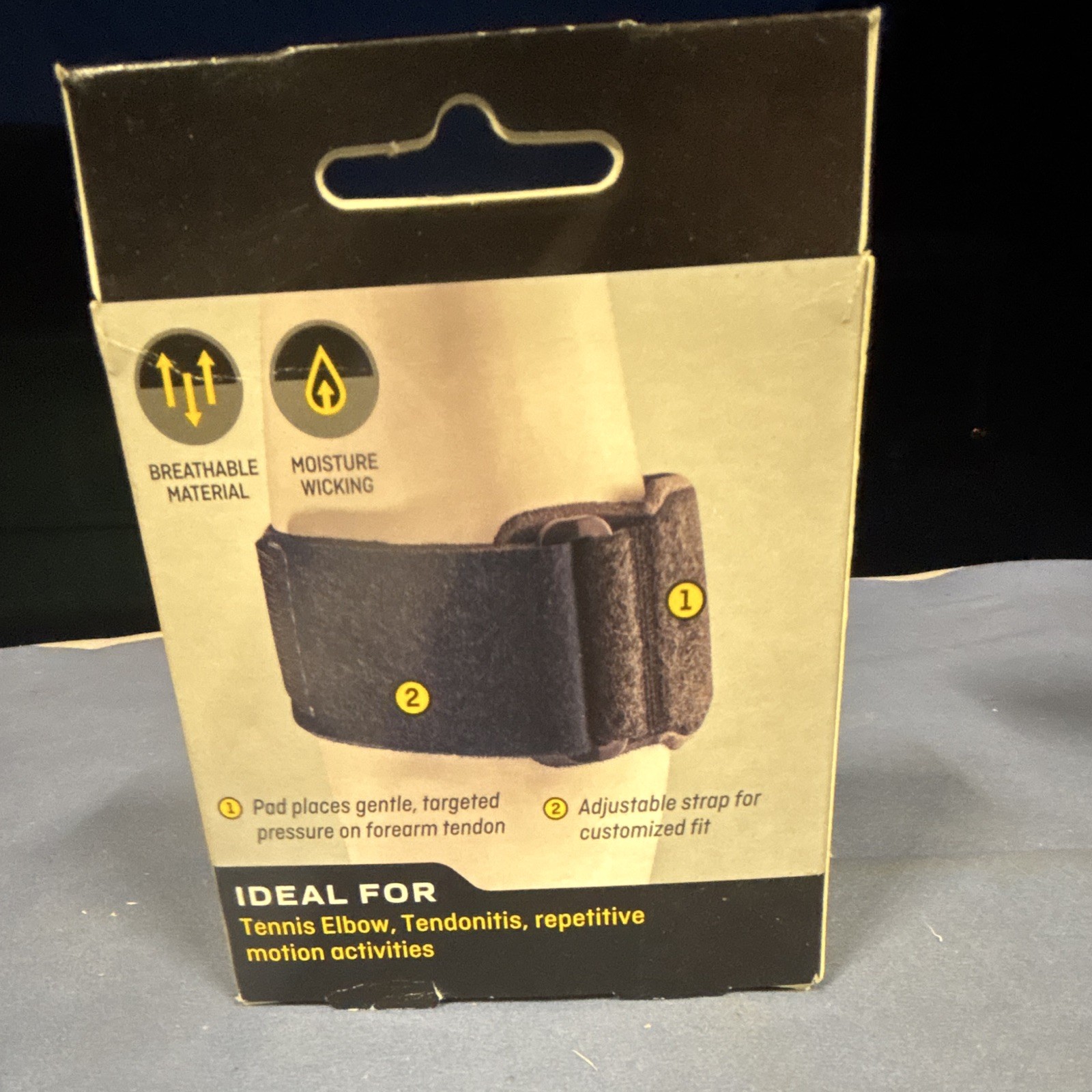 3M FUTURO Tennis Elbow Strap Adjustable Breathable Moisture Wicking 45975