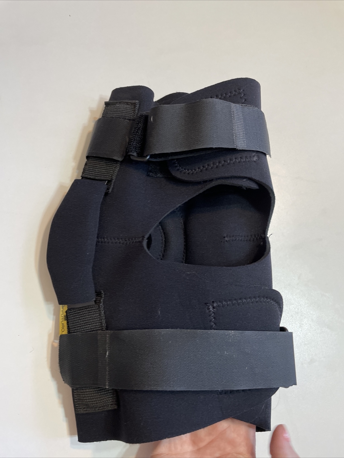 FUTURO Hinged Knee Brace, Adjustable