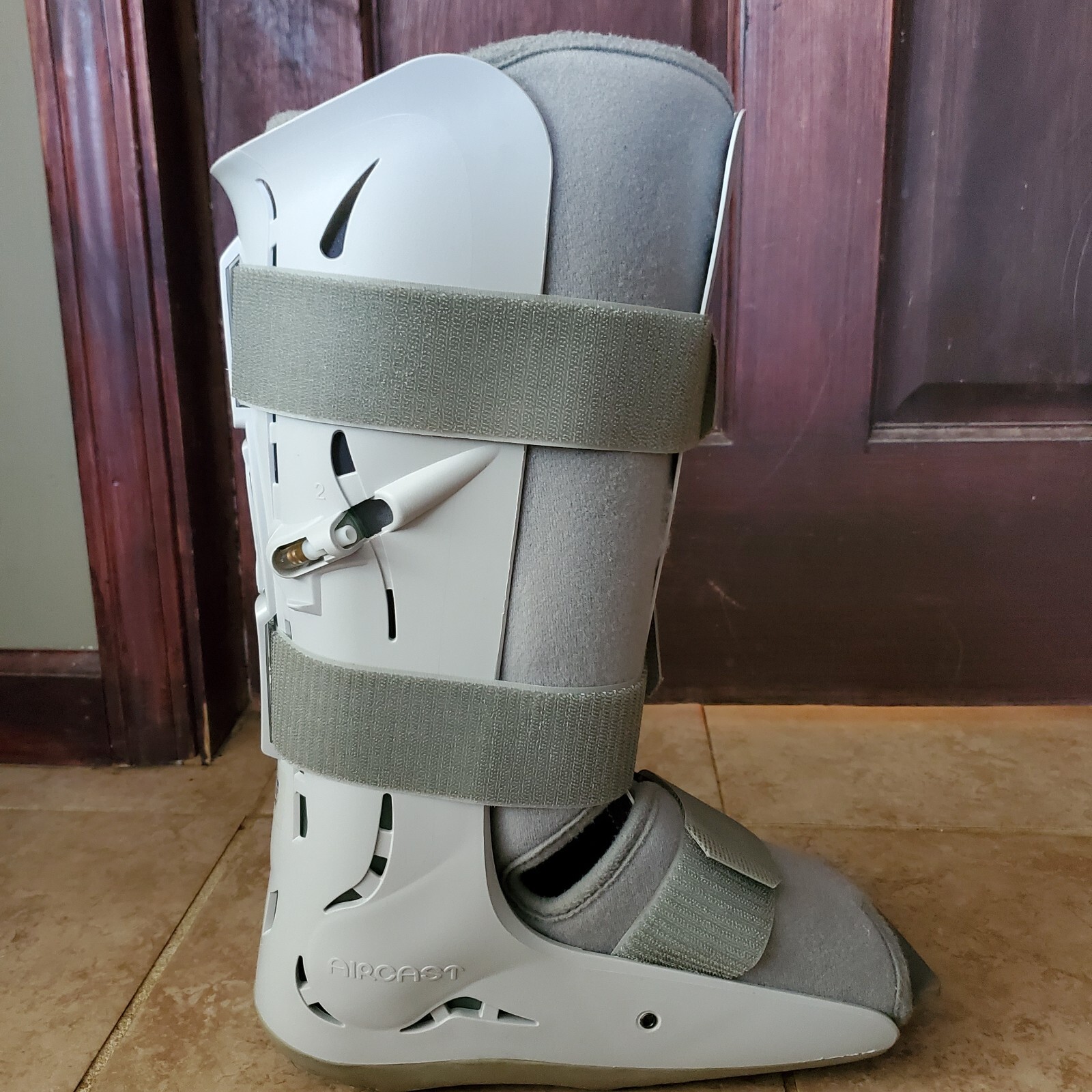 Aircast FP Walker Medium 01F-M Inflatable Deflatable Medical Walking Boot 