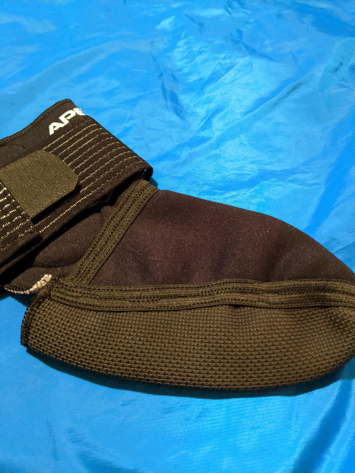Apex Ankle Foot Gauntlet Stabilizer Wrap w/ Cool Max size Small Non-Slip Wicking