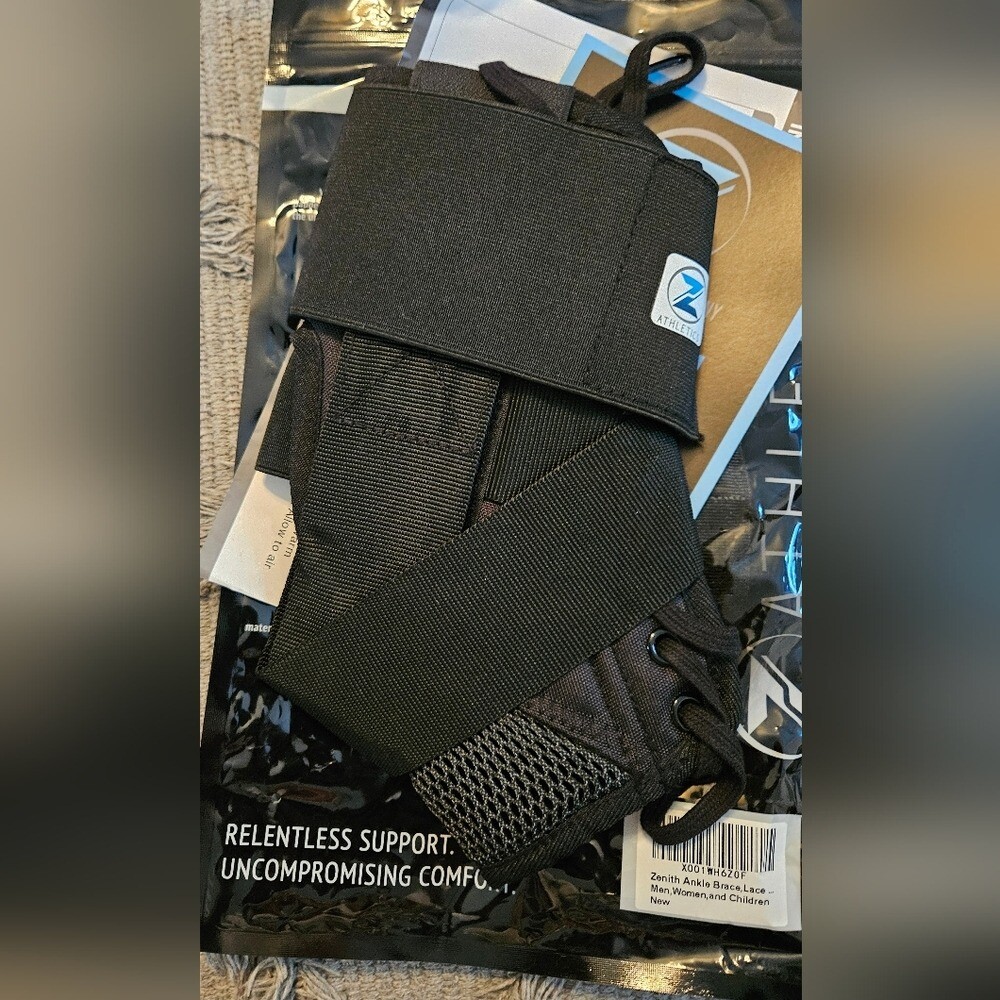New in package~Zenith Ankle Brace Lace up~ size medium black