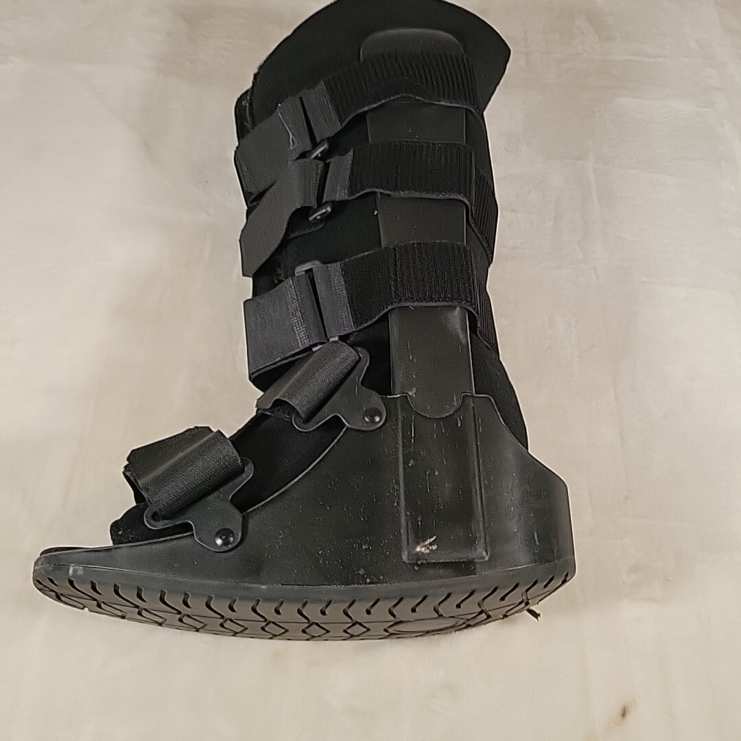 Walking Boot Large Black, men 9.5-12 women 11-12+