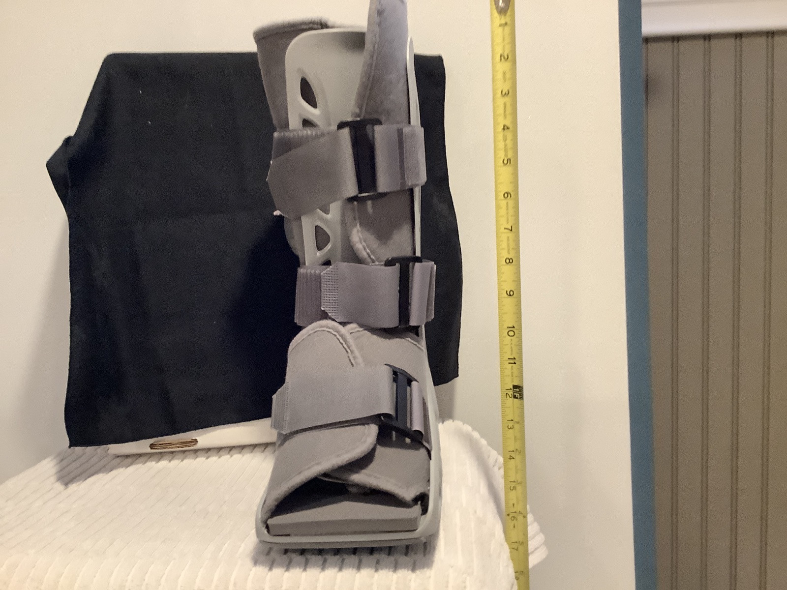 Aircast Softstrike Walking Post Surgical Boot Air Bag Pump Walking Cast DJO – Sm