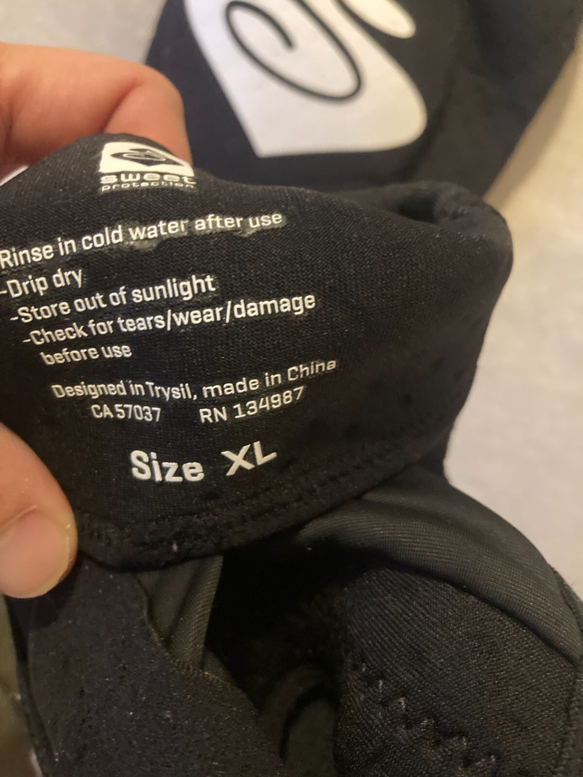 Sweet Protection Elbow Guards Light L/XL USA Mens — Light Use
