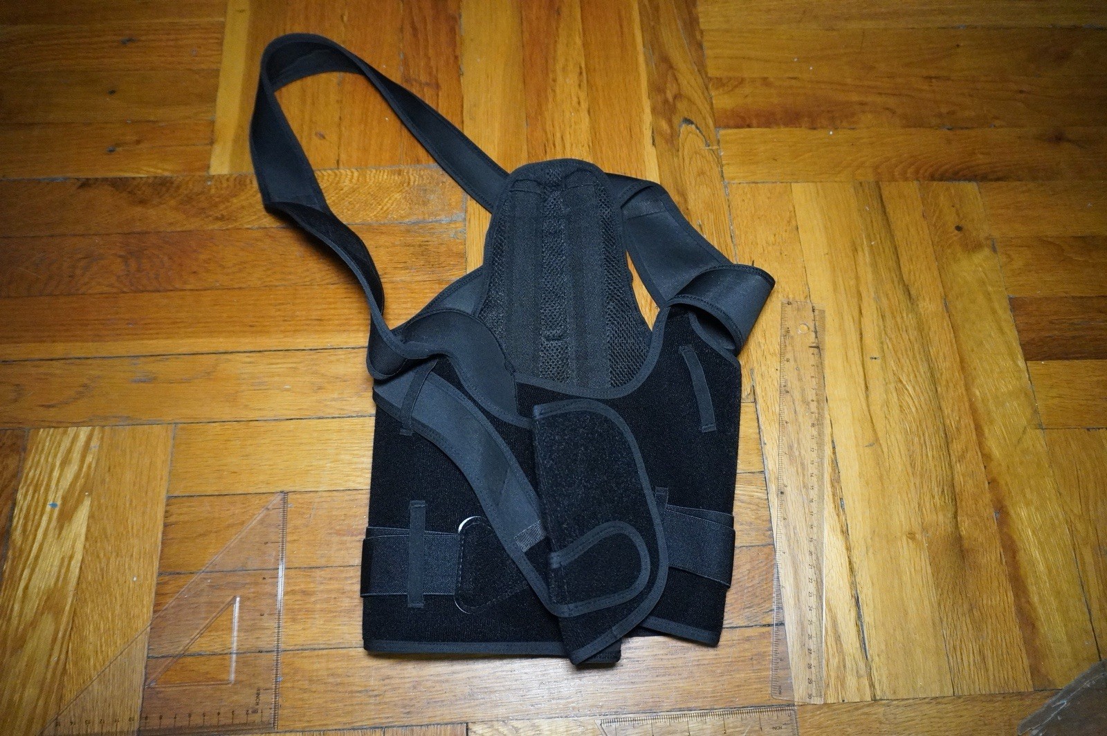 VICORRECT Posture Corrector Back Support Brace Adjustable Straps Medium