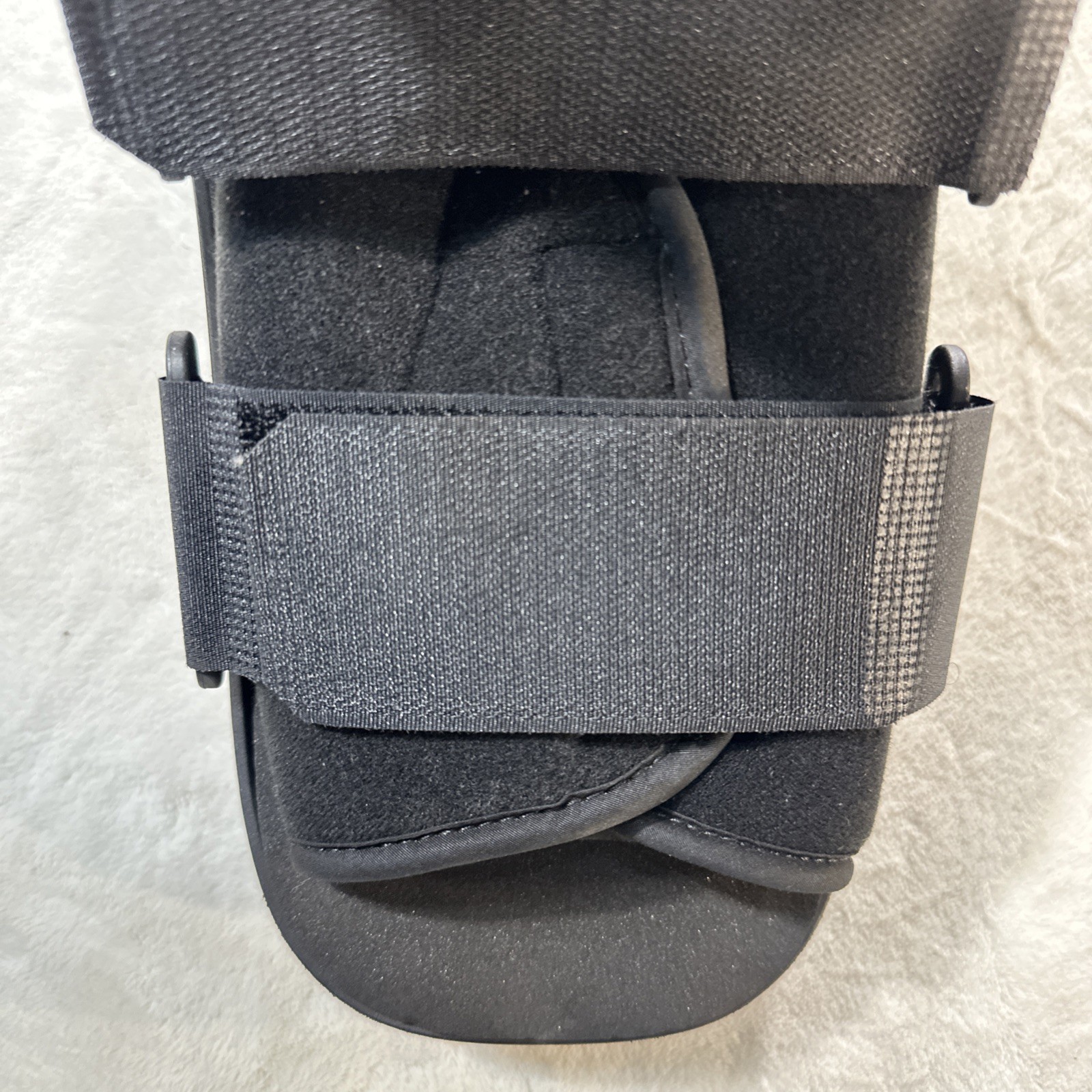 United Ortho Short Air Cam Walker Fracture Boot, MD Medium Black Clean