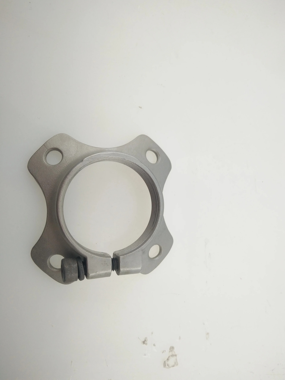 Rotatable Female 4-Jaw Plate Prosthetic Leg Connector