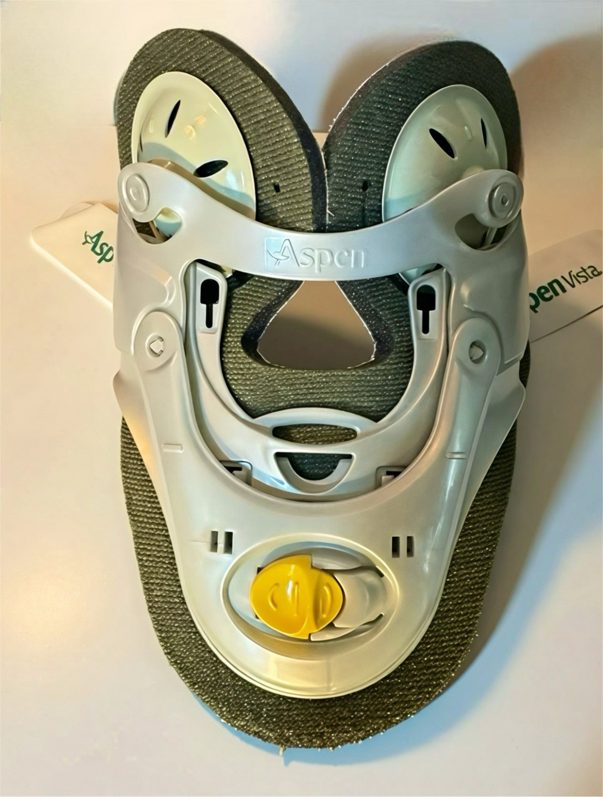 Neck Brace Aspen Vista 984000 Adult Adjustable Cervical Collar Brace
