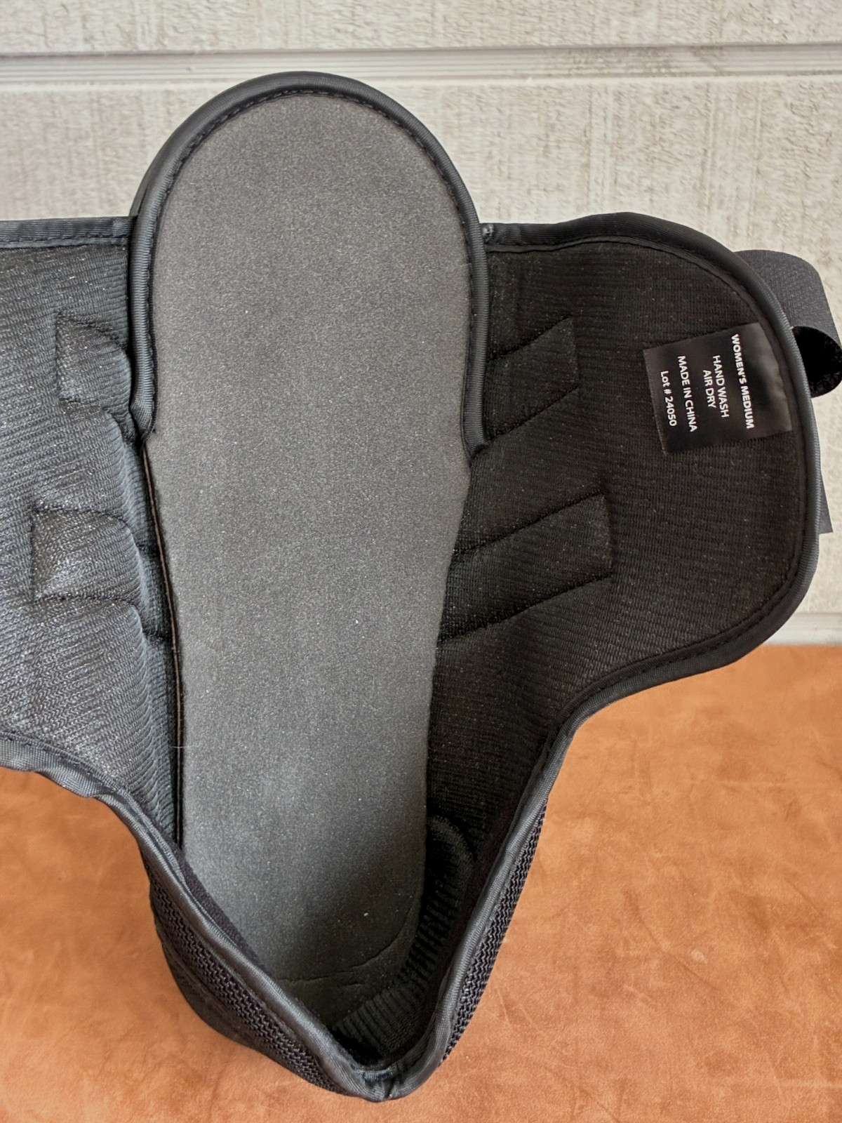 BREG Women’s Post-Op Shoe ~ Size Medium ~ #100612-030 ~ Fits Left or Right Foot