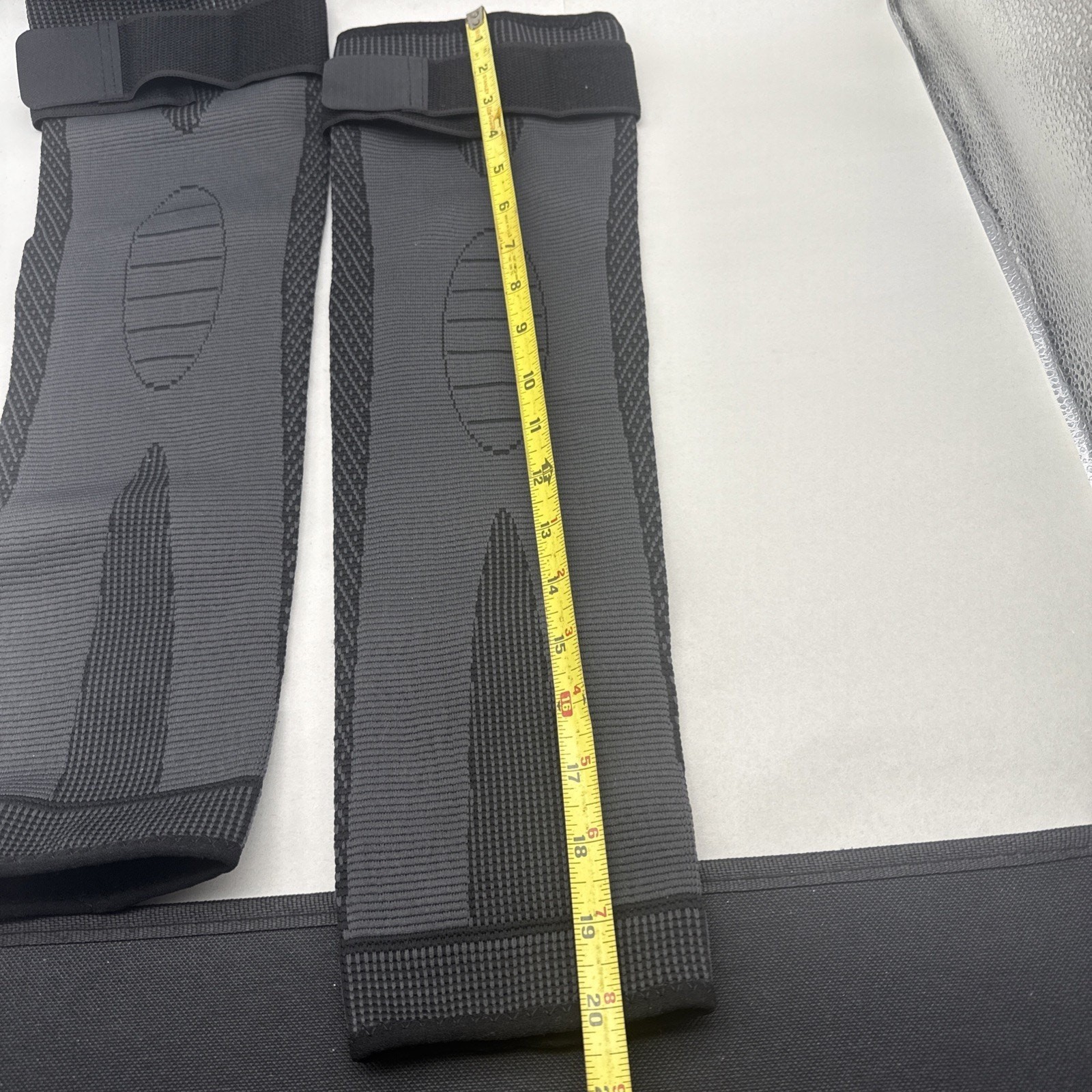20 inch Length Compression Leg Sleeve Size-UNKNOW *READ DESCRIPTION