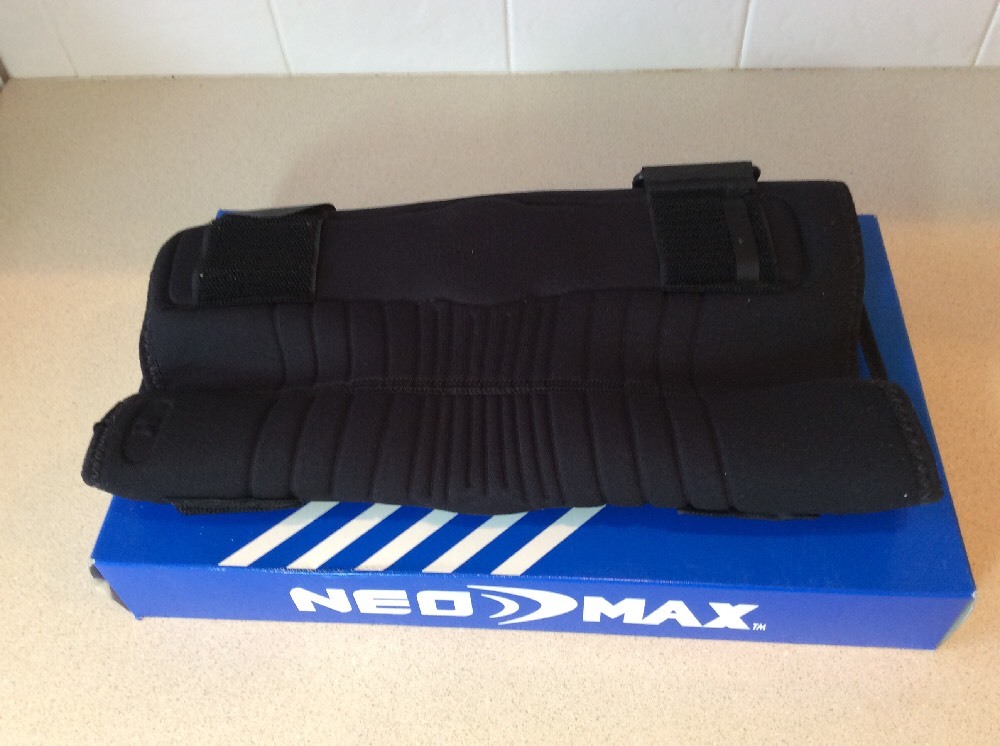 ROYCE Neomax Neoprene Hinged Stabilized Knee Support Small