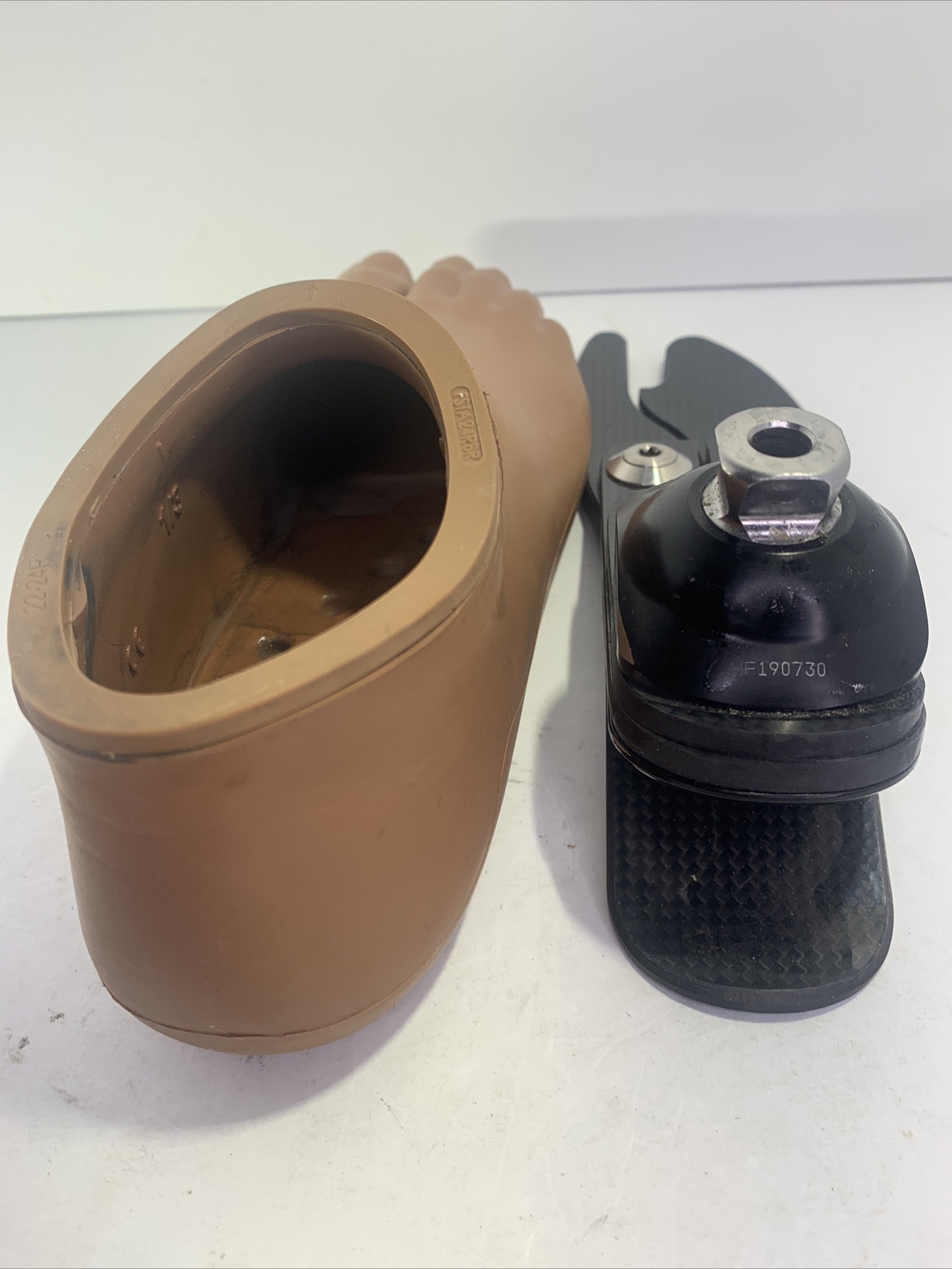right ossur pro-flex proflex LP prosthetic foot. size 24. category 3.