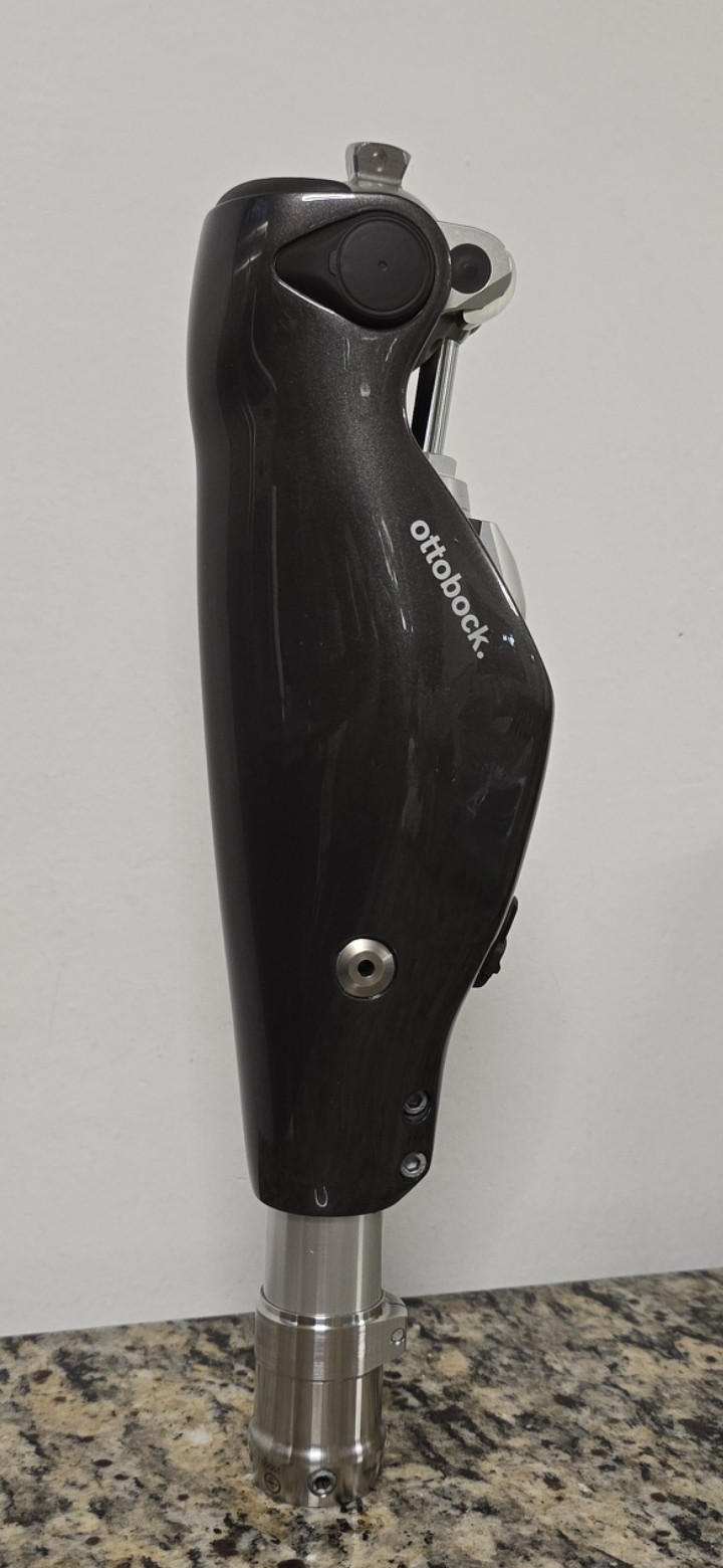 New 2026 ottobock C-Leg 4 This prosthesis was purchased in 03/23/2026.