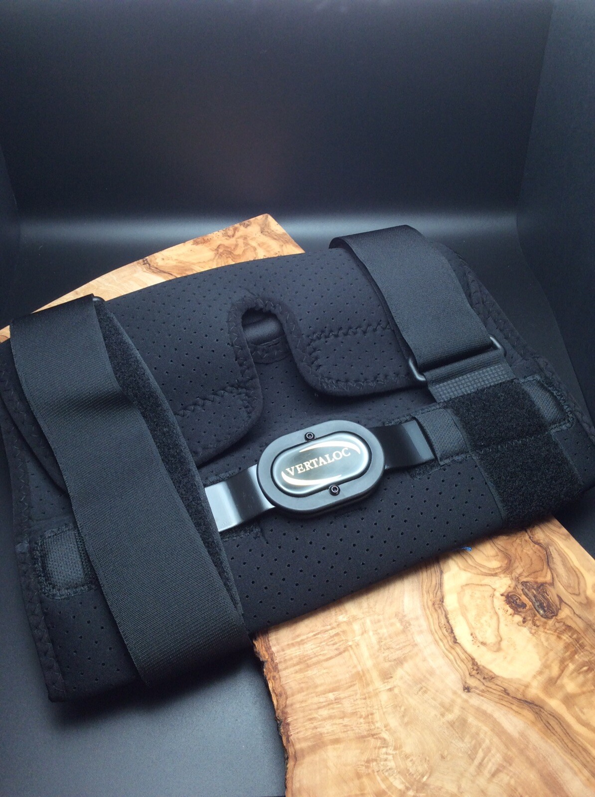 Vertaloc Dynamic Knee Brace Size L Model USD601DKB Black