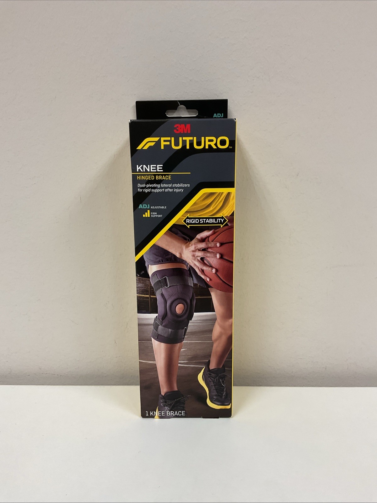 3M Futuro Hinged Knee Brace – Adjustable Firm Support, Black