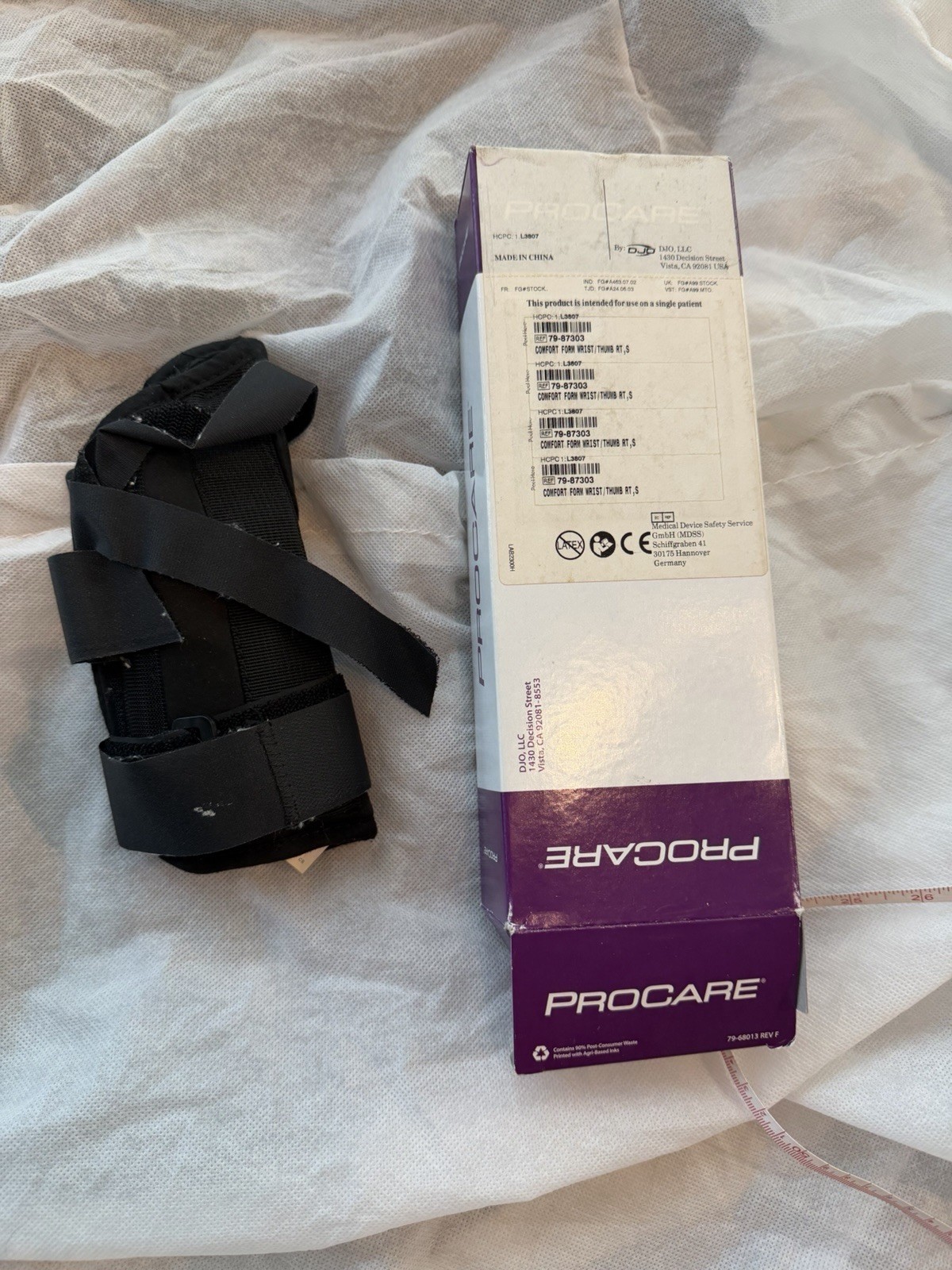 ProCare Comfort Form Wrist Thumb Brace Right small 79-8703