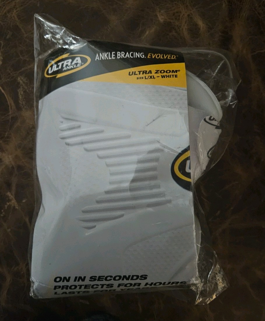 Ultra Zoom Ankle Brace (White) – Hinge Design Promotes Faster Healing NIP