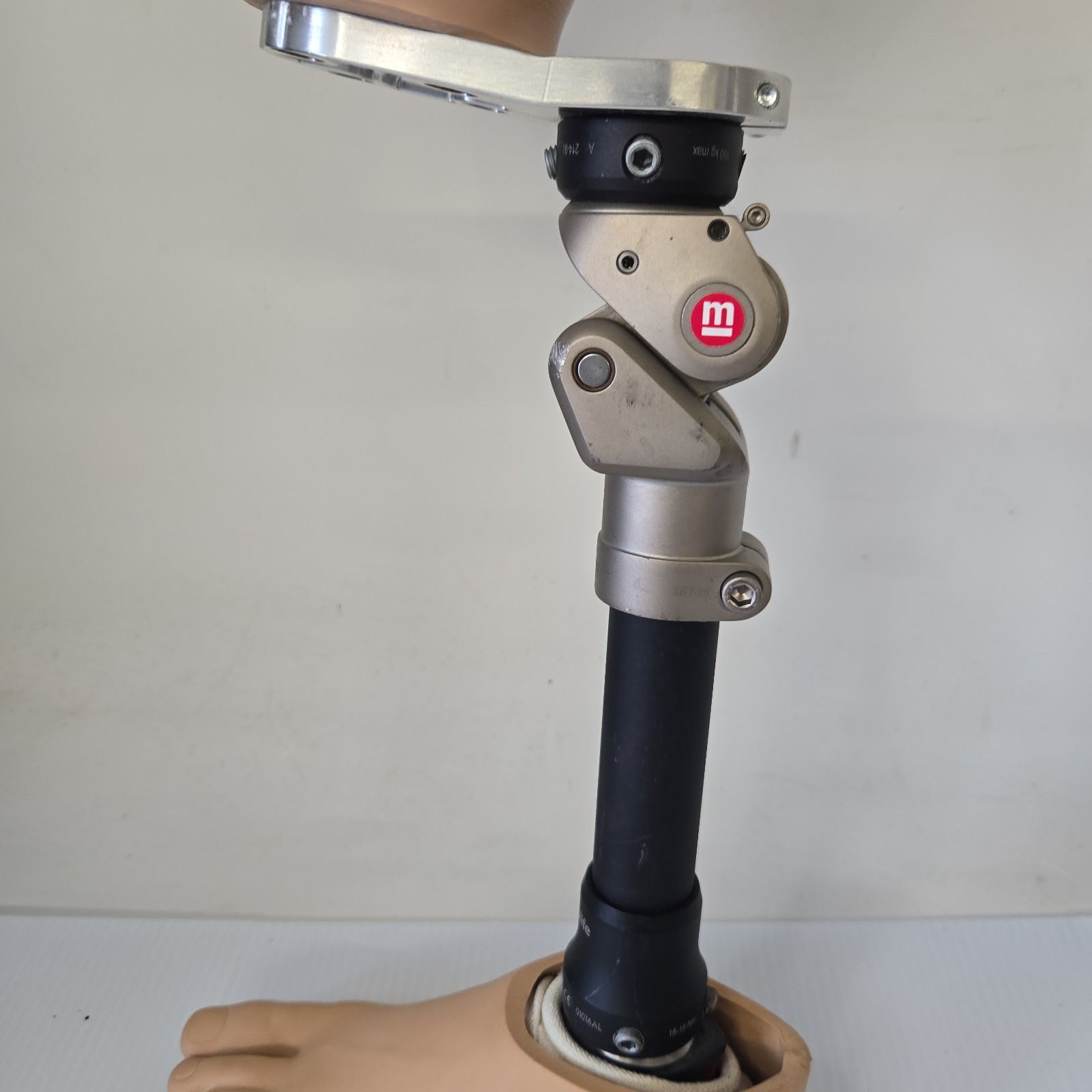 Prosthetic Above The Knee Leg – Left Leg Ossur MEDI Foot Knee