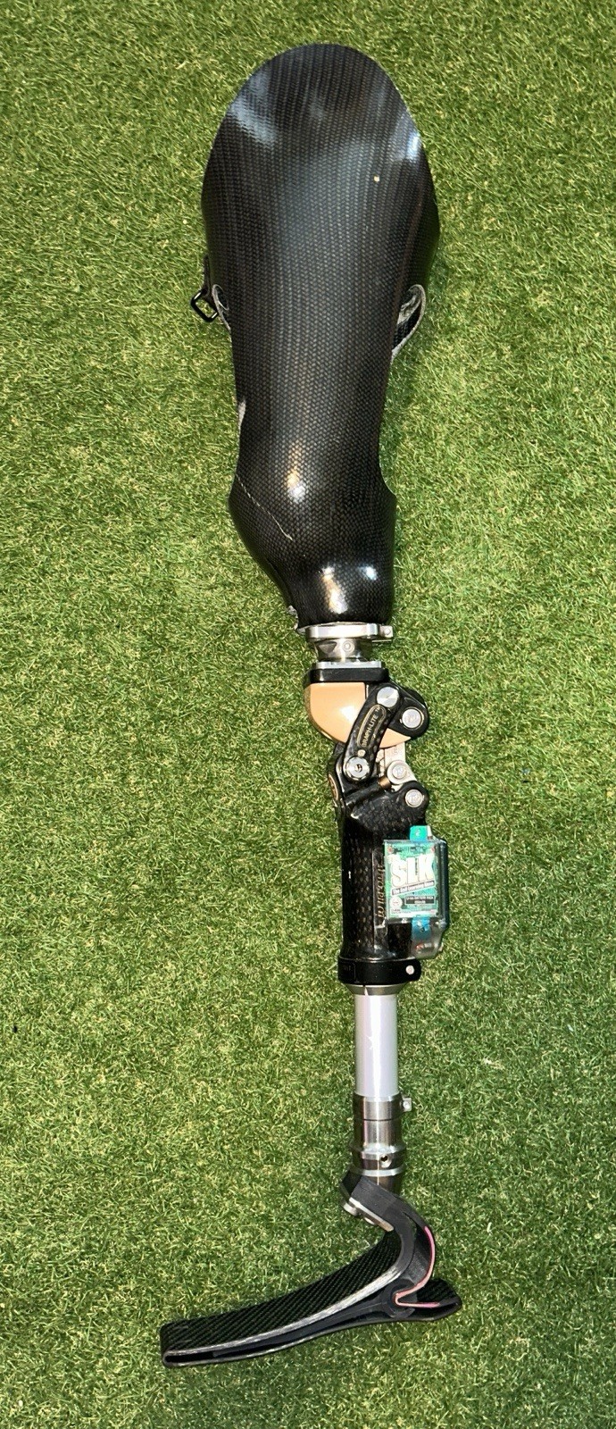 DAW Industries SLK Prosthetic leg. graph lite prosthetic knee