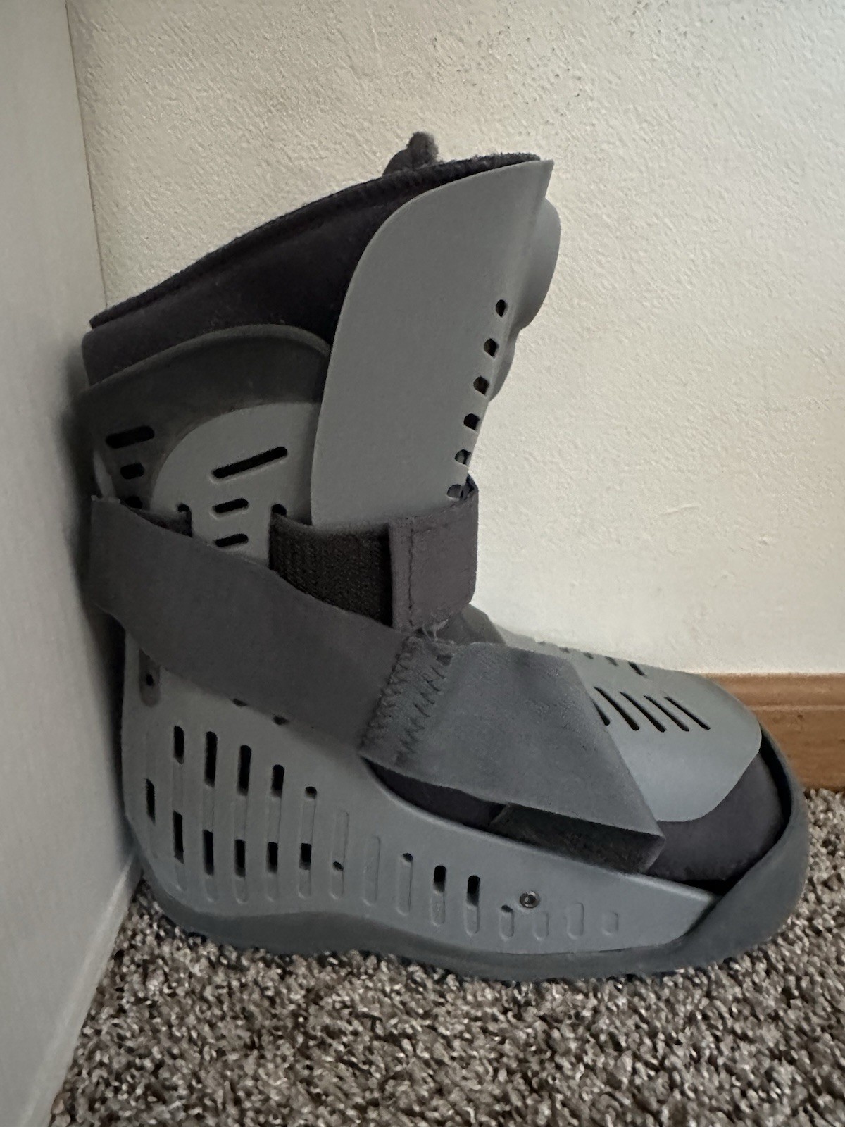 Ossur Rebound Air Walker Low + High Top Boots with Compression Straps & Air Pump