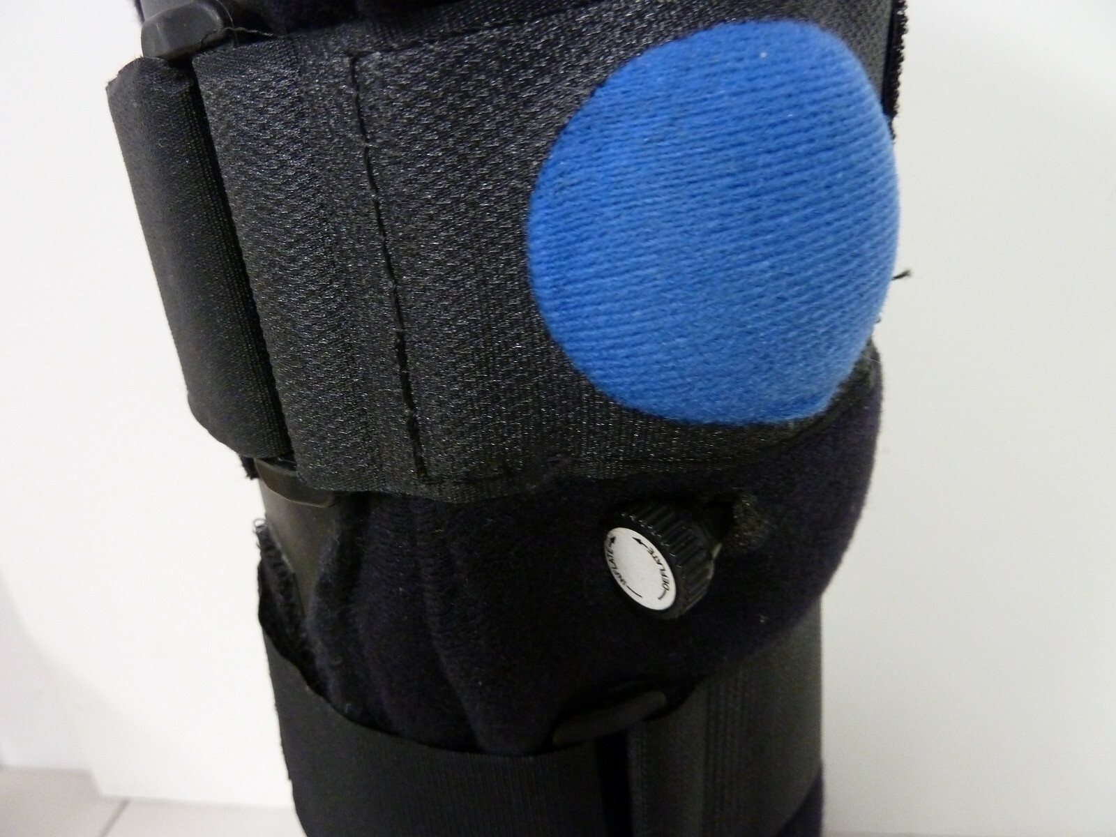 High Top Ossur Walker Boot Size Medium Hightop