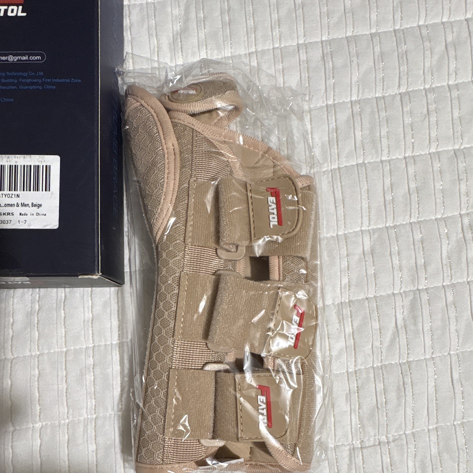 FEATOL Wrist Brace Splint for Carpal Tunnel Support Right Hand S/M Beige