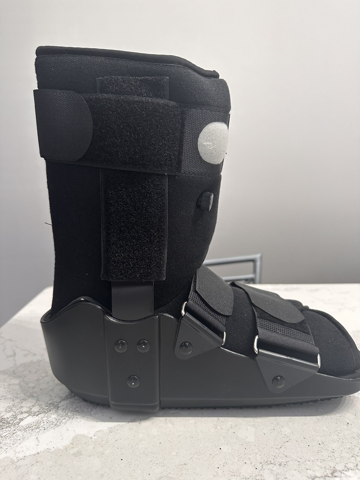 Walking Boot Fracture Boot for Broken Foot, Sprained Ankle-Medium