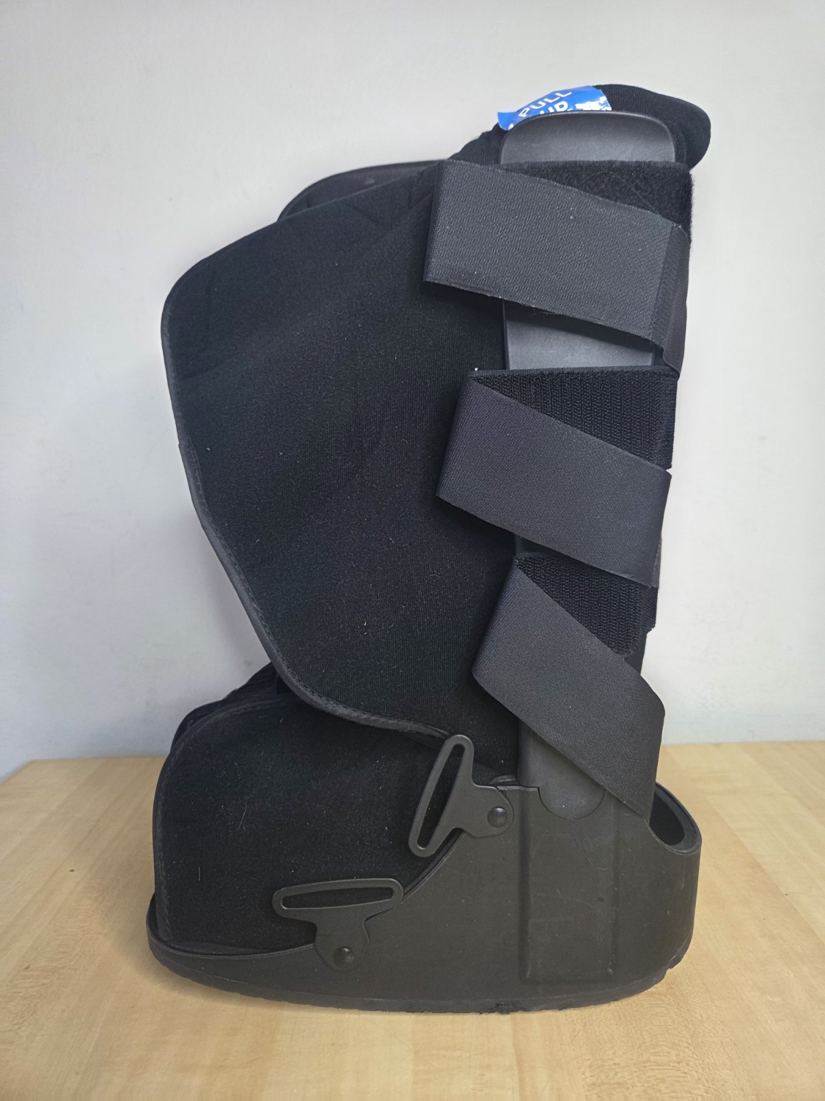United Ortho Air Cam Walker Fracture Boot, Black, Size M w/Darco Post Op Boot