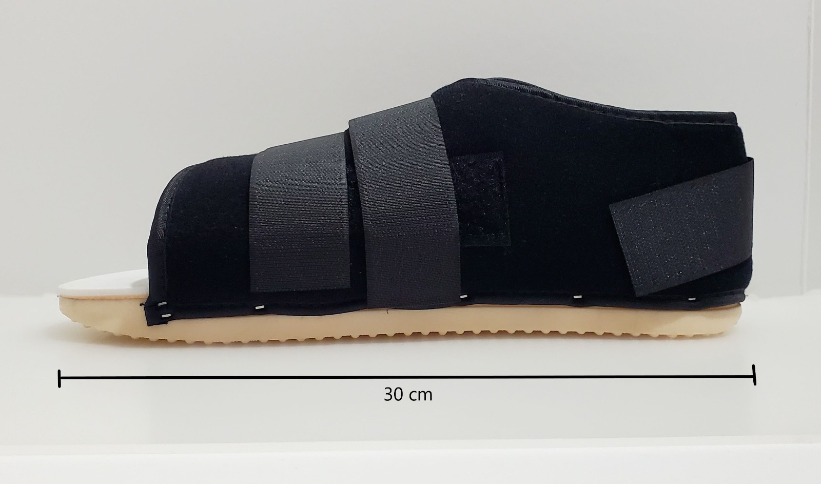 Men Medium Post-op Shoe – Closed Adjustable Heel – Black/White