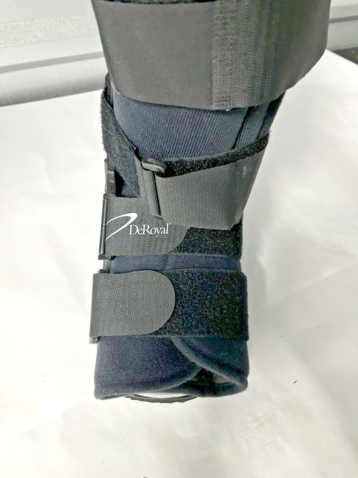DeRoyal Pacesetter II Tall Walking Boot Small Adjustable Right or Left Foot